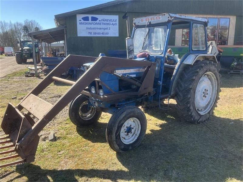 Ford 4000 Med frontlæsser  - جرار: صور 1 Ford 4000 Med frontlæsser  - جرار: صور 1