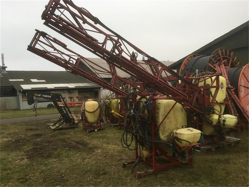 Hardi LHY 1000 / 16/361 Incl. fronttank - آلة الرش المقطورة: صور 1 Hardi LHY 1000 / 16/361 Incl. fronttank - آلة الرش المقطورة: صور 1