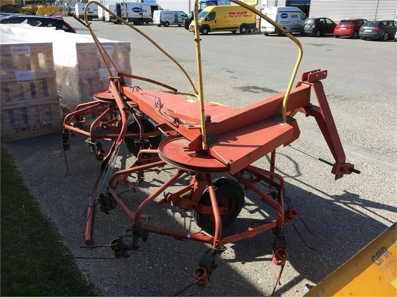 Holsø 4 m Combi høvender og rive - لمّامَة القش: صور 2 Holsø 4 m Combi høvender og rive - لمّامَة القش: صور 2