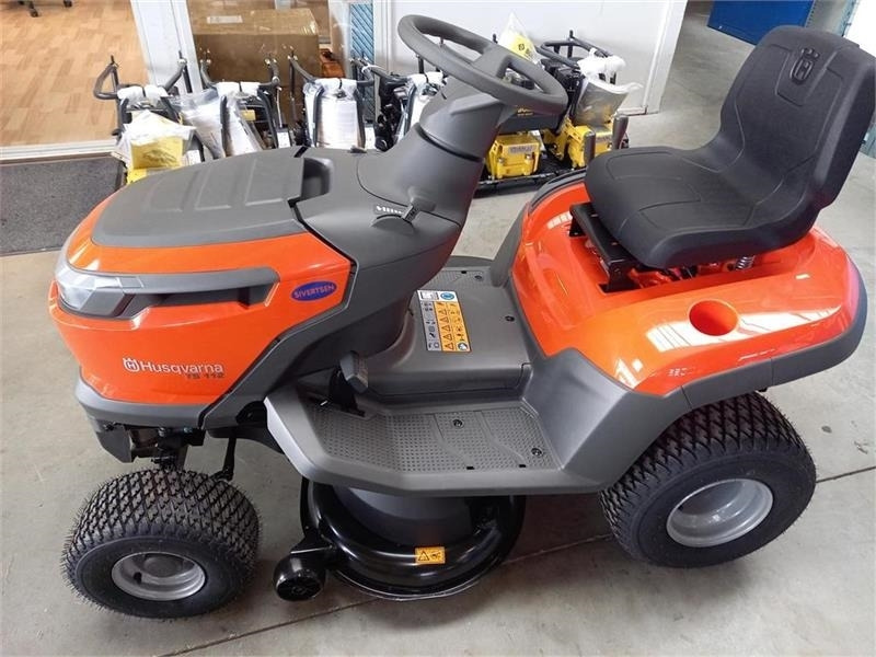 Husqvarna TS 112 - جرارات البلدية: صور 1 Husqvarna TS 112 - جرارات البلدية: صور 1