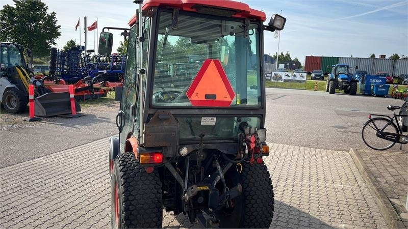 Kubota B2530 HST B2530 - جرارات البلدية: صور 2 Kubota B2530 HST B2530 - جرارات البلدية: صور 2