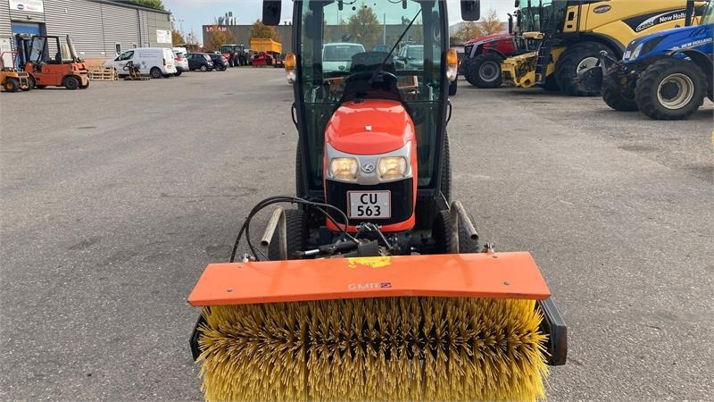 Kubota ST341 inkl. 150 cm kost og udlægger - جرارات البلدية: صور 3 Kubota ST341 inkl. 150 cm kost og udlægger - جرارات البلدية: صور 3