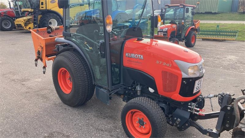 Kubota ST341 inkl. 150 cm kost og udlægger - جرارات البلدية: صور 4 Kubota ST341 inkl. 150 cm kost og udlægger - جرارات البلدية: صور 4