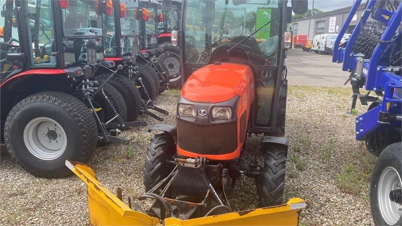 Kubota STW37 Kun 1144 timer STW37 - جرارات البلدية: صور 3 Kubota STW37 Kun 1144 timer STW37 - جرارات البلدية: صور 3