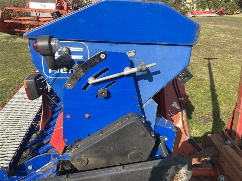 Kuhn HR 4002 Med Fiona Astra SR - الة بذر: صور 5 Kuhn HR 4002 Med Fiona Astra SR - الة بذر: صور 5