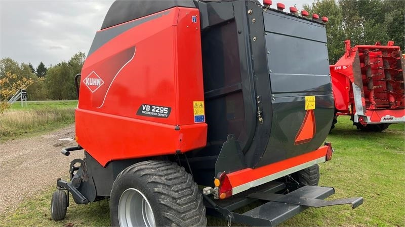 Kuhn VB 2295 - مكبس القش الدائري: صور 3 Kuhn VB 2295 - مكبس القش الدائري: صور 3