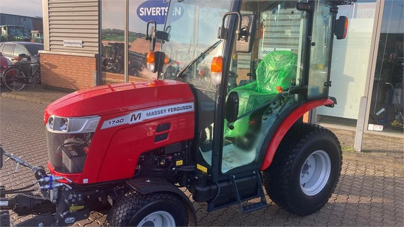 Massey Ferguson 1740 HC Frontlift/pto og 150 cm fejemaskine - جرارات البلدية: صور 4 Massey Ferguson 1740 HC Frontlift/pto og 150 cm fejemaskine - جرارات البلدية: صور 4