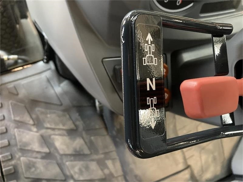 تأجير Massey Ferguson 1740 HC  Massey Ferguson 1740 HC: صور 9