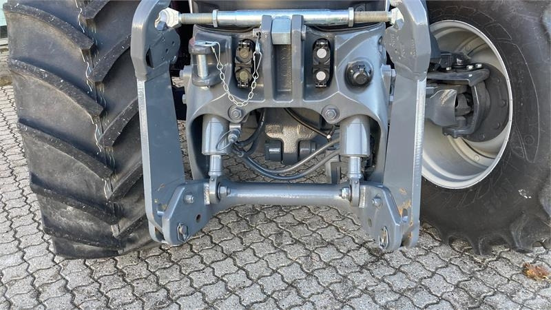 Massey Ferguson 6S.165 Dyna 6 Exclusive - جرار: صور 4 Massey Ferguson 6S.165 Dyna 6 Exclusive - جرار: صور 4