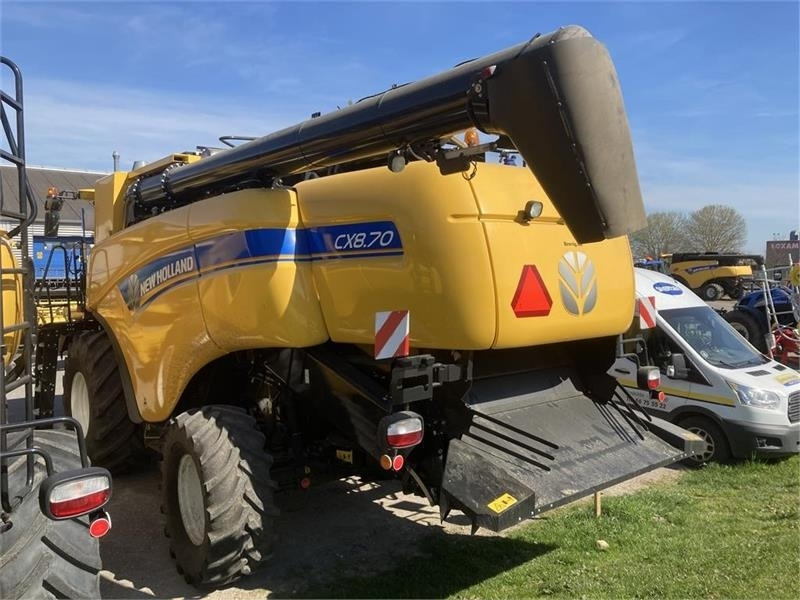 New Holland CX 8.70 SLH - حصادة شاملة: صور 3 New Holland CX 8.70 SLH - حصادة شاملة: صور 3