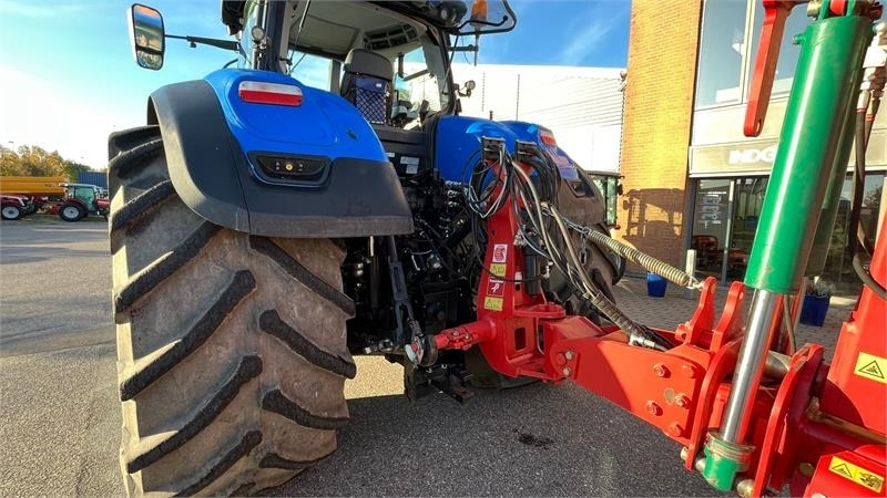 New Holland T7.315 HD AutoComand - جرار: صور 4 New Holland T7.315 HD AutoComand - جرار: صور 4