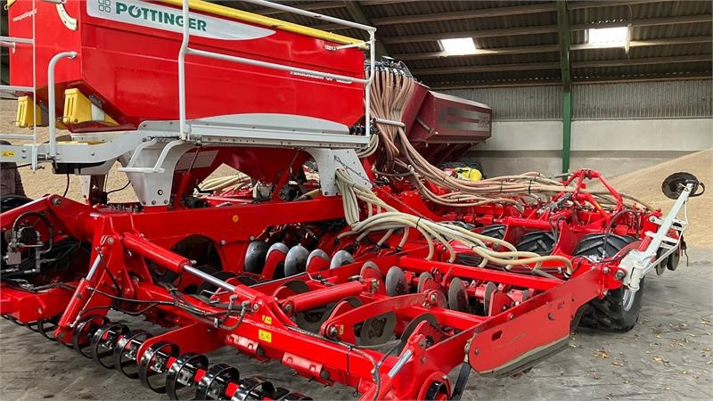 Pöttinger Terrasem C6 Fertilizer - معدات بذار: صور 1 Pöttinger Terrasem C6 Fertilizer - معدات بذار: صور 1