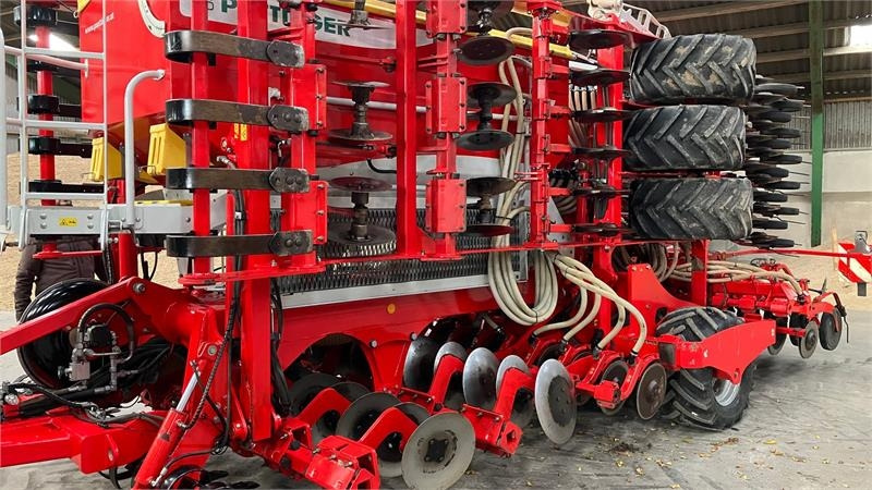 Pöttinger Terrasem C6 Fertilizer - معدات بذار: صور 2 Pöttinger Terrasem C6 Fertilizer - معدات بذار: صور 2