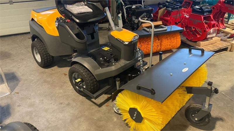 Stiga Park 700 WX 100 cm fejemaskine - معدات الحدائق: صور 1 Stiga Park 700 WX 100 cm fejemaskine - معدات الحدائق: صور 1