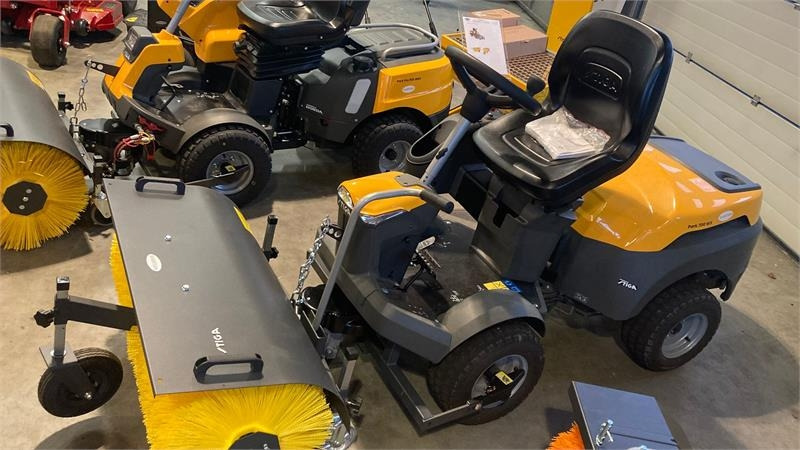 Stiga Park 700 WX 100 cm fejemaskine - معدات الحدائق: صور 2 Stiga Park 700 WX 100 cm fejemaskine - معدات الحدائق: صور 2