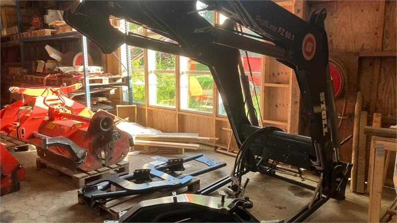 Stoll FZ 60,1 3 ventil og dæmpning Med beslag for NH T7. - لوادر وحفارات أمامية: صور 2 Stoll FZ 60,1 3 ventil og dæmpning Med beslag for NH T7. - لوادر وحفارات أمامية: صور 2