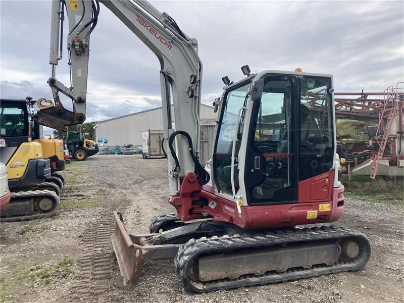 Takeuchi TB260 - حفارة مصغرة: صور 1 Takeuchi TB260 - حفارة مصغرة: صور 1