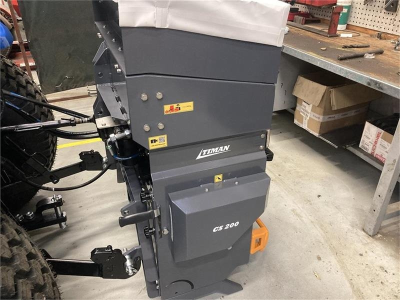 Timan CS-200 Combispreder 300 liter til traktor - الرمال مفرشة - سيارة بلدية: صور 2 Timan CS-200 Combispreder 300 liter til traktor - الرمال مفرشة - سيارة بلدية: صور 2