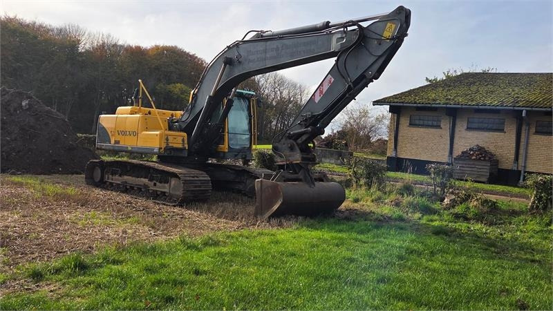 Volvo EC210 BLC - حفارات زحافة: صور 2 Volvo EC210 BLC - حفارات زحافة: صور 2