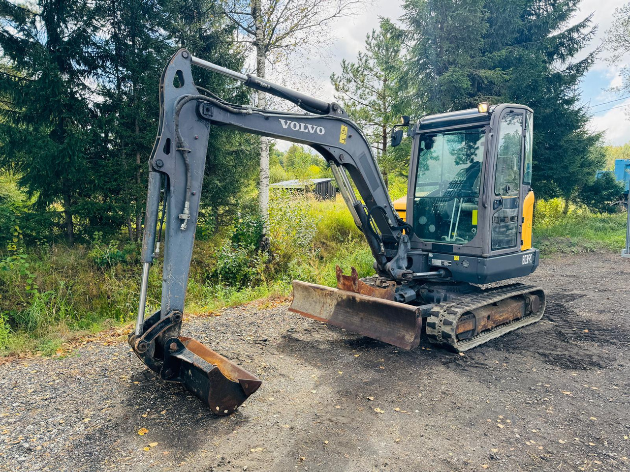 VOLVO EC35C - حفارة مصغرة: صور 1 VOLVO EC35C - حفارة مصغرة: صور 1