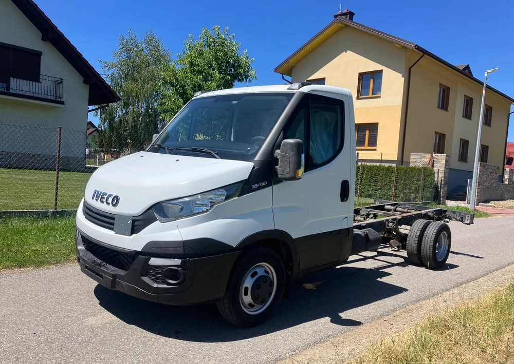 Iveco DAILY 35C13 ramo do zabudowy kiper wywrotka - الشاسيه شاحنة: صور 1 Iveco DAILY 35C13 ramo do zabudowy kiper wywrotka - الشاسيه شاحنة: صور 1