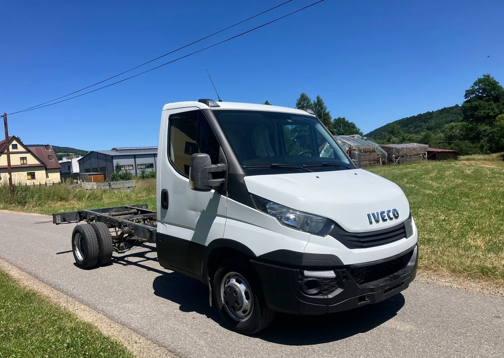Iveco DAILY 35C13 ramo do zabudowy kiper wywrotka - الشاسيه شاحنة: صور 2 Iveco DAILY 35C13 ramo do zabudowy kiper wywrotka - الشاسيه شاحنة: صور 2