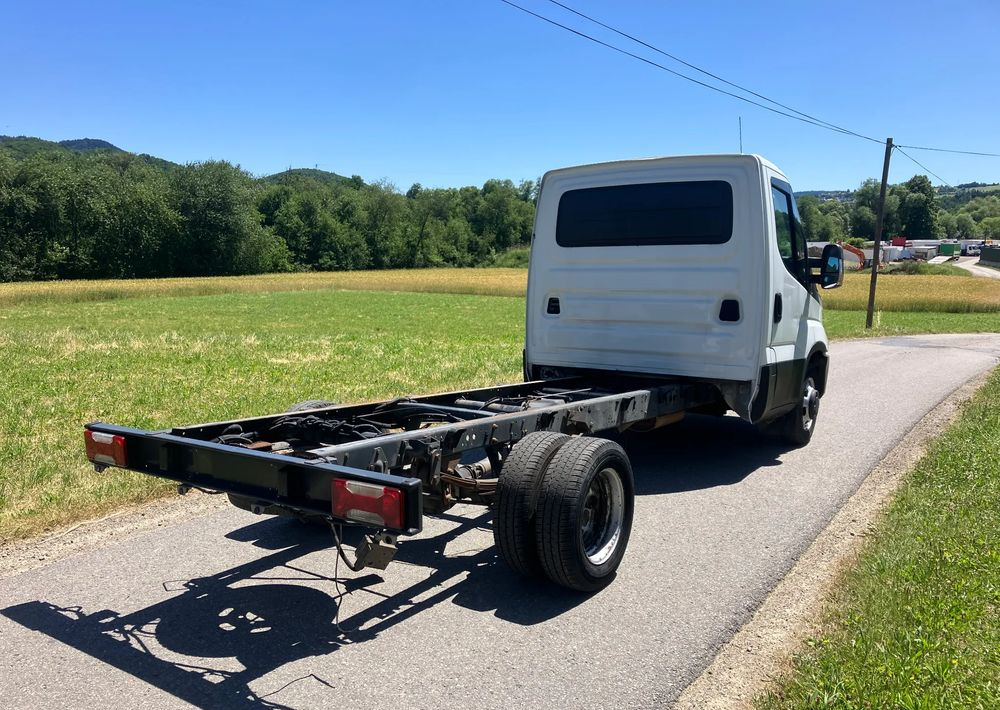 Iveco DAILY 35C13 ramo do zabudowy kiper wywrotka - الشاسيه شاحنة: صور 3 Iveco DAILY 35C13 ramo do zabudowy kiper wywrotka - الشاسيه شاحنة: صور 3