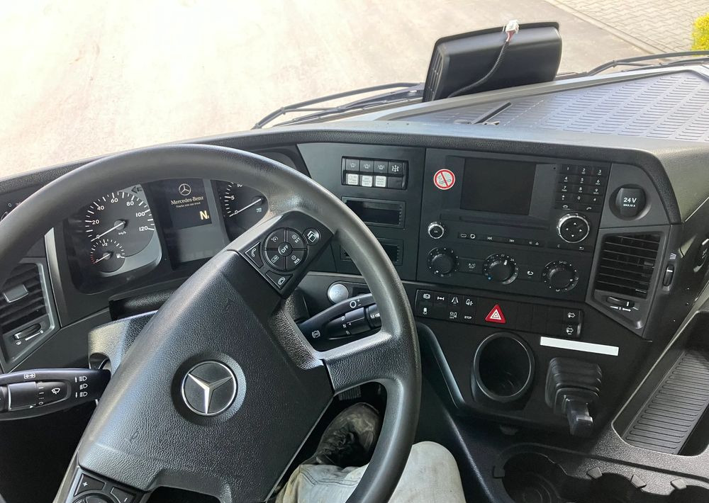 Mercedes-Benz ANTOS 1830 solidny kiper wywrotka blokada mostu - قلابات: صور 3 Mercedes-Benz ANTOS 1830 solidny kiper wywrotka blokada mostu - قلابات: صور 3