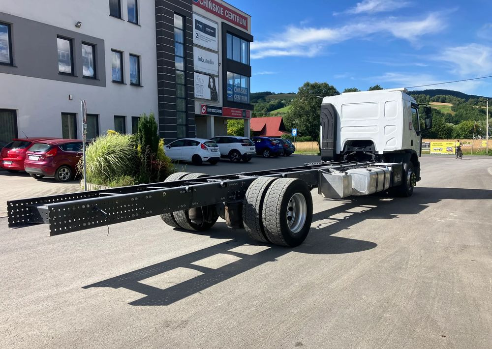 Renault RENAULT Gama D WIDE 19 euro 6 ramo do zabudowy tylko 50 tys km - الشاسيه شاحنة: صور 4 Renault RENAULT Gama D WIDE 19 euro 6 ramo do zabudowy tylko 50 tys km - الشاسيه شاحنة: صور 4
