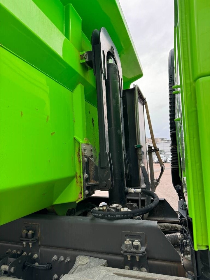 Volvo FM 8*4 - قلابات: صور 5 Volvo FM 8*4 - قلابات: صور 5