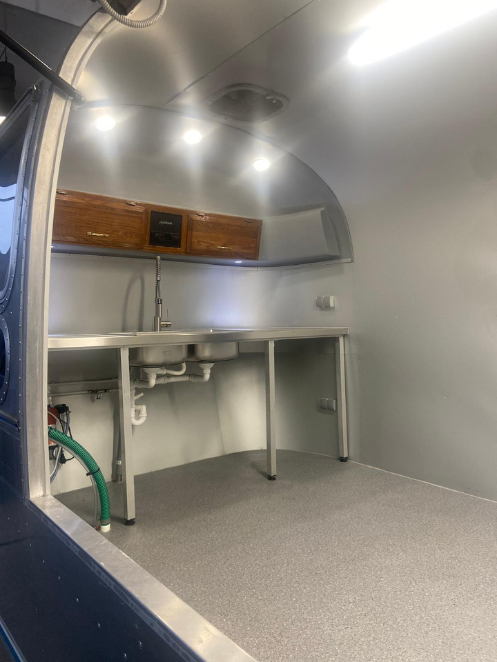 عربة الطعام 1992 Airstream Classic 1992 Airstream Classic – Fully Rebuilt Vintage Travel Trailer: صور 24