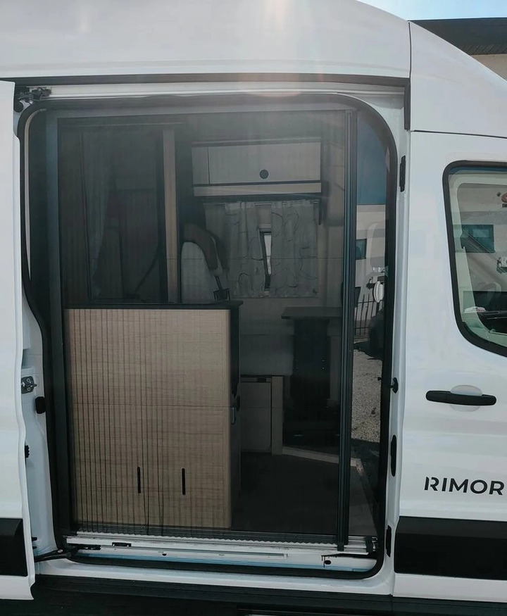 FORD Rimor NEW Ford Van 238 Truma Diesel Roller Shutters Remis AUTOMAT - منزل متنقل: صور 5 FORD Rimor NEW Ford Van 238 Truma Diesel Roller Shutters Remis AUTOMAT - منزل متنقل: صور 5