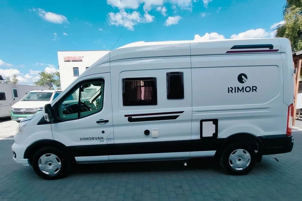 FORD Rimor NEW Ford Van 238 Truma Diesel Roller Shutters Remis AUTOMAT - منزل متنقل: صور 3 FORD Rimor NEW Ford Van 238 Truma Diesel Roller Shutters Remis AUTOMAT - منزل متنقل: صور 3