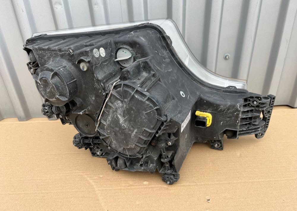 Lampa Mercedes Actros MP4 euro 6 MP 4 reflektor lewy - أضواء - شاحنة: صور 2 Lampa Mercedes Actros MP4 euro 6 MP 4 reflektor lewy - أضواء - شاحنة: صور 2