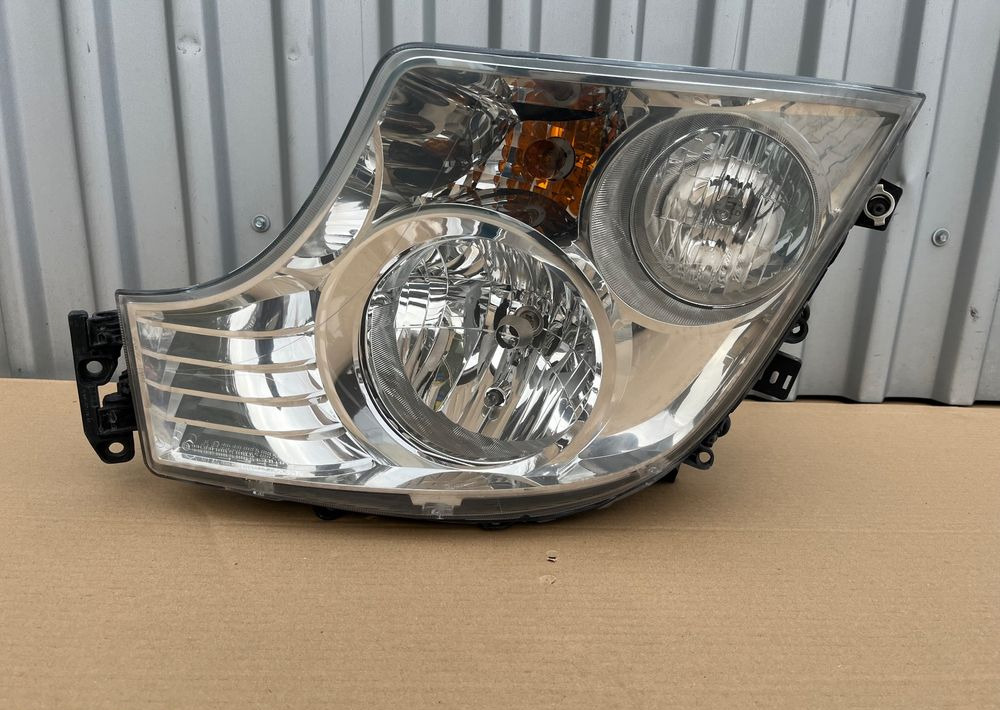 Lampa Mercedes Actros MP4 euro 6 MP 4 reflektor lewy - أضواء - شاحنة: صور 1 Lampa Mercedes Actros MP4 euro 6 MP 4 reflektor lewy - أضواء - شاحنة: صور 1