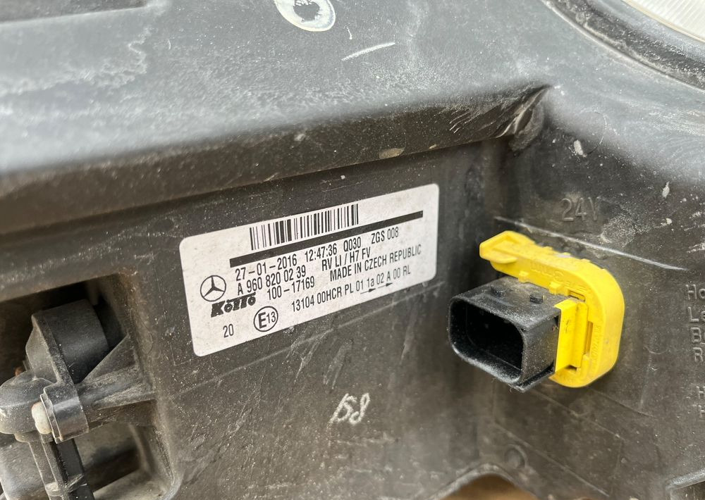 Lampa Mercedes Actros MP4 euro 6 MP 4 reflektor lewy - أضواء - شاحنة: صور 3 Lampa Mercedes Actros MP4 euro 6 MP 4 reflektor lewy - أضواء - شاحنة: صور 3