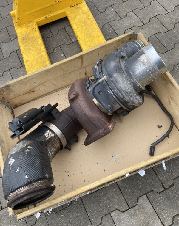 Turbosprężarka Scania R V8 turbina - الشاحن التوربيني - شاحنة: صور 1 Turbosprężarka Scania R V8 turbina - الشاحن التوربيني - شاحنة: صور 1