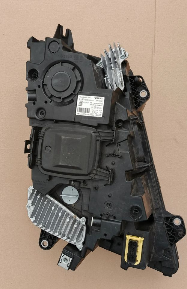 VOLVO FH4 LAMPA PRZEDNIA LEWA H7 2024r 24159327 - كشافات - شاحنة: صور 2 VOLVO FH4 LAMPA PRZEDNIA LEWA H7 2024r 24159327 - كشافات - شاحنة: صور 2