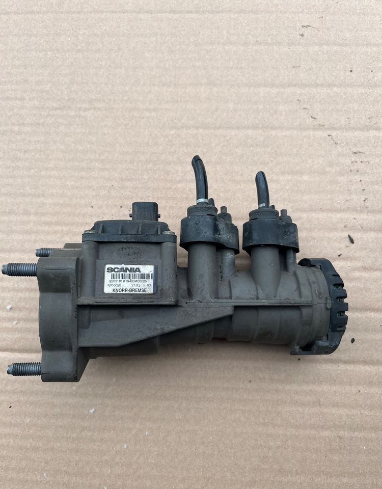 Zawór hamulca nożnego Scania R S NGS NGR modulator hamulcowy - أجزاء الفرامل - شاحنة: صور 1 Zawór hamulca nożnego Scania R S NGS NGR modulator hamulcowy - أجزاء الفرامل - شاحنة: صور 1