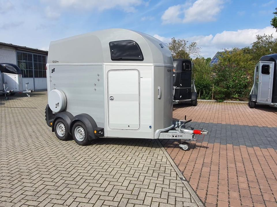 ALU Pferdeanhänger Ifor Williams HB 506 Flügeltür Sattelkammer - عربة نقل خيل: صور 2 ALU Pferdeanhänger Ifor Williams HB 506 Flügeltür Sattelkammer - عربة نقل خيل: صور 2