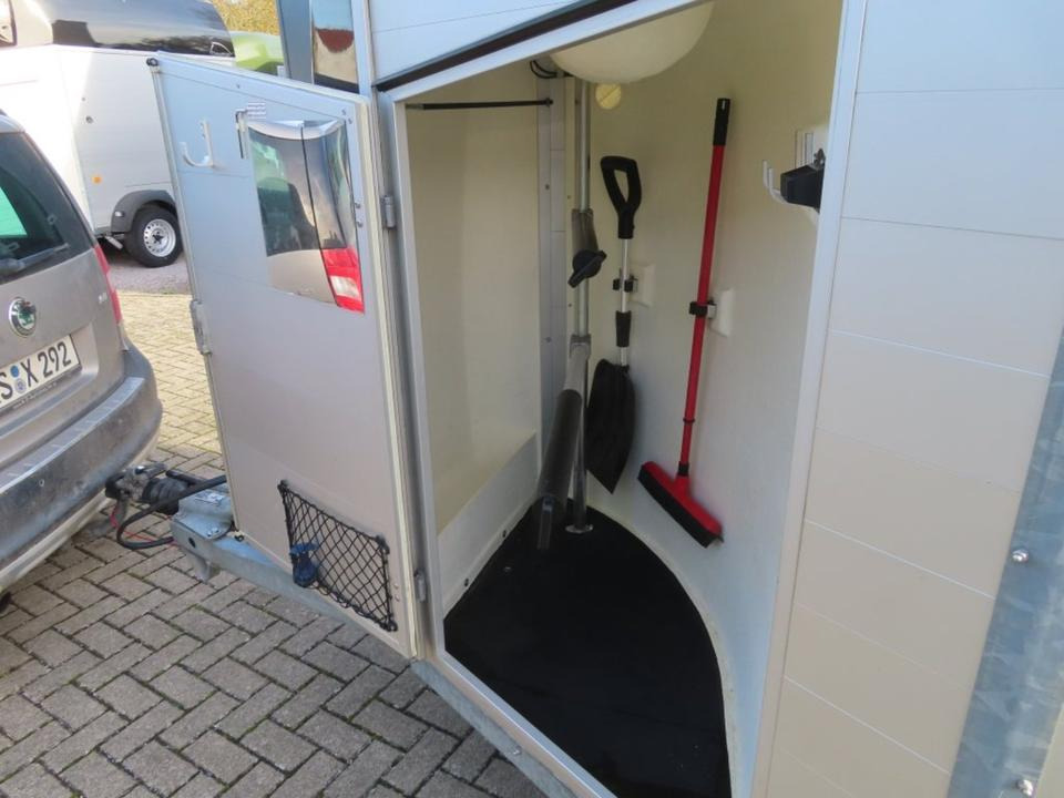 Böckmann, Pferdeanhänger, Champion R, top, SaKa. 100 km/h - عربة نقل خيل: صور 3 Böckmann, Pferdeanhänger, Champion R, top, SaKa. 100 km/h - عربة نقل خيل: صور 3