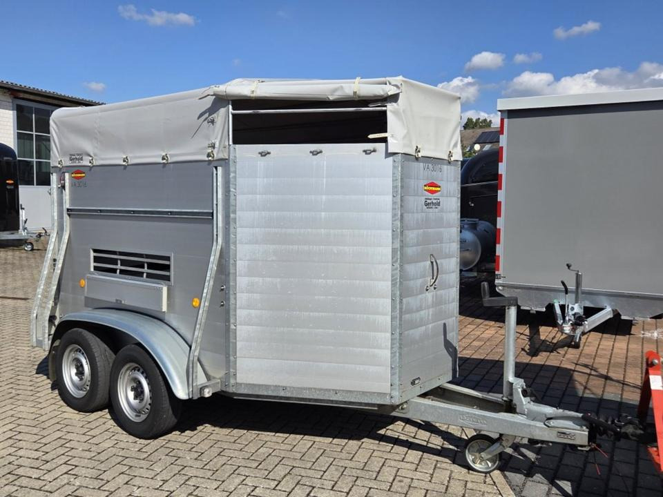 Böckmann Viehanhänger, 2,4 to. Lüftungsklappen Humbaur, Fendt - عربة نقل خيل: صور 4 Böckmann Viehanhänger, 2,4 to. Lüftungsklappen Humbaur, Fendt - عربة نقل خيل: صور 4