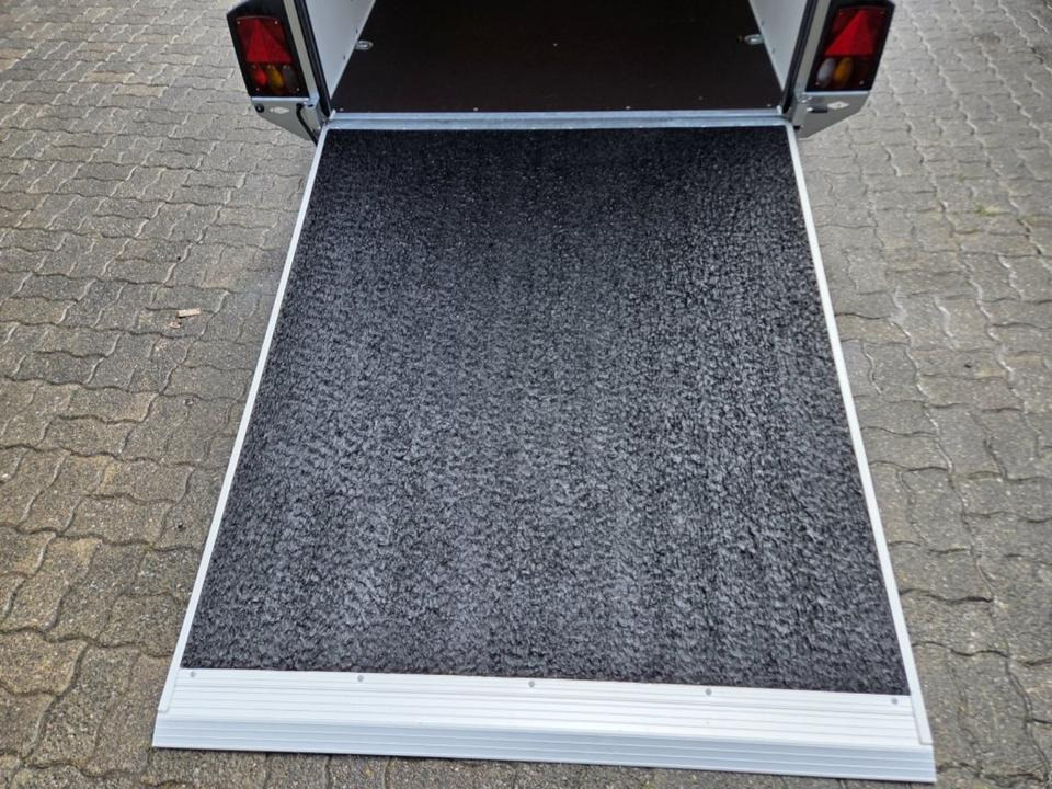Kofferanhänger PKW-Anhänger Böckmann KT 3015/27 MF Rampe/Tür 2,7t - بصندوق مغلق مقطورة: صور 4 Kofferanhänger PKW-Anhänger Böckmann KT 3015/27 MF Rampe/Tür 2,7t - بصندوق مغلق مقطورة: صور 4