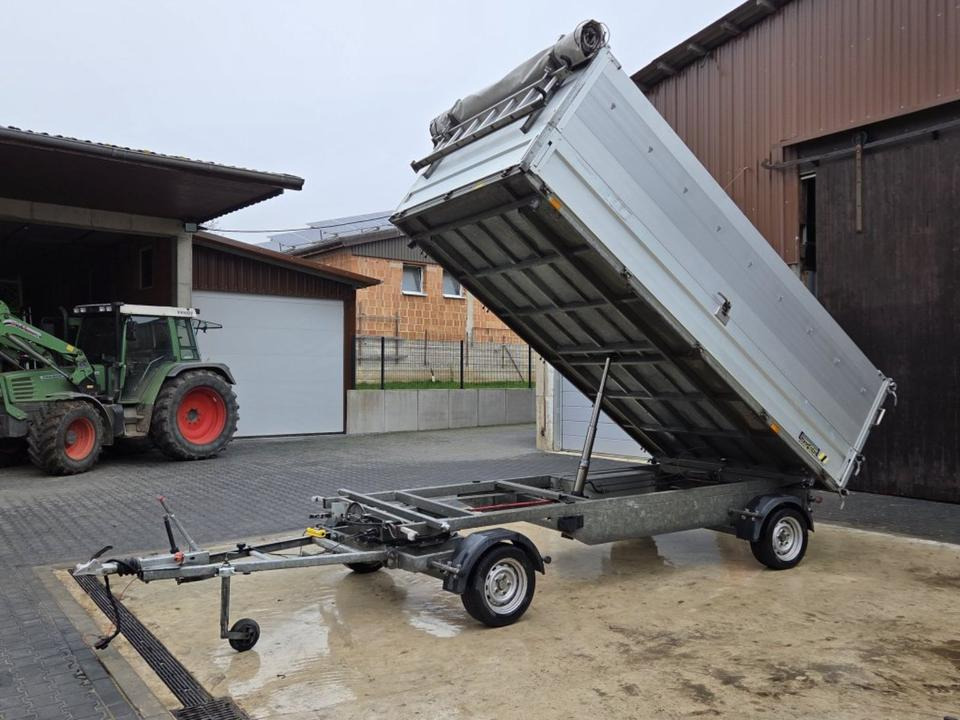 PKW-Anhänger Drehschemel Dreiseitenkipper 3,5t - قلابة مقطورة: صور 1 PKW-Anhänger Drehschemel Dreiseitenkipper 3,5t - قلابة مقطورة: صور 1