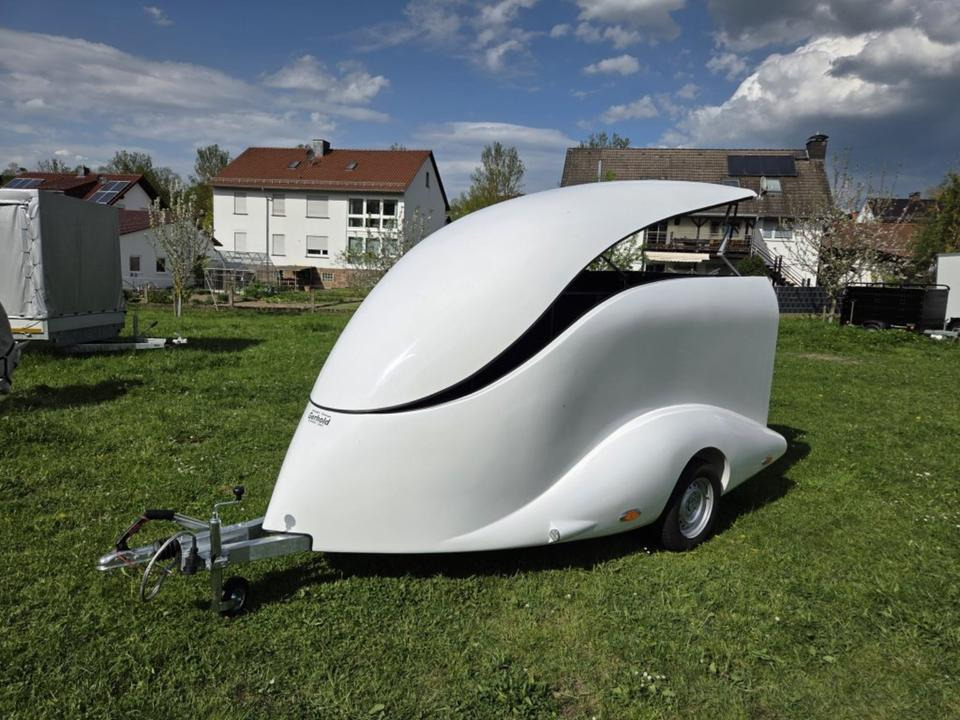 PKW Anhänger Motorrad Geschlossen Kofferanhänger 1000kg 100km/h - مقطورة دراجة نارية: صور 1 PKW Anhänger Motorrad Geschlossen Kofferanhänger 1000kg 100km/h - مقطورة دراجة نارية: صور 1