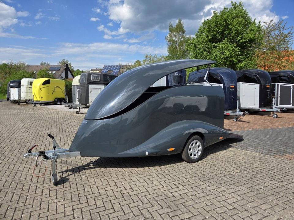 PKW Anhänger geschlossen Motorrad Mieten Leihen 1000kg 100km/h - مقطورة دراجة نارية: صور 3 PKW Anhänger geschlossen Motorrad Mieten Leihen 1000kg 100km/h - مقطورة دراجة نارية: صور 3