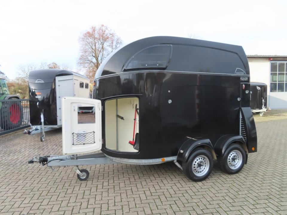 Pferdeanhänger Böckmann Master, Aluboden Sattelkammer 100 Km/h - عربة نقل خيل: صور 5 Pferdeanhänger Böckmann Master, Aluboden Sattelkammer 100 Km/h - عربة نقل خيل: صور 5