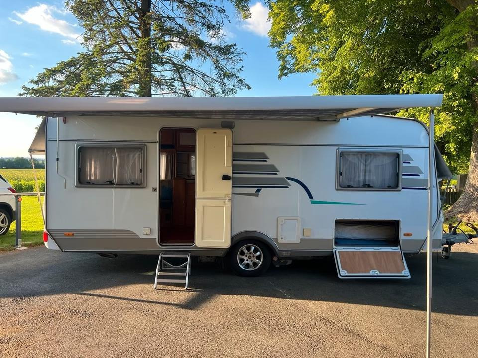 Wohnwagen Hymer Top Ausstattung Mover Vohrzelt 4x Schlafplätze WC - كرفان سحب: صور 1 Wohnwagen Hymer Top Ausstattung Mover Vohrzelt 4x Schlafplätze WC - كرفان سحب: صور 1