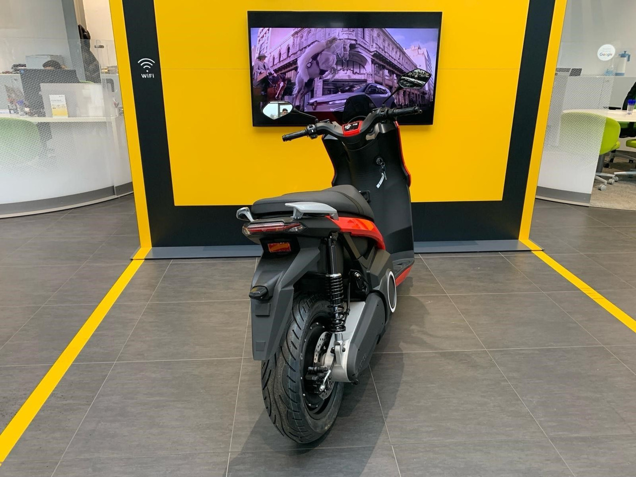Silence S01 L1e Connected 45km/h (5,6 kWh) ELEKTROROLLER - دراجة بخارية: صور 4 Silence S01 L1e Connected 45km/h (5,6 kWh) ELEKTROROLLER - دراجة بخارية: صور 4