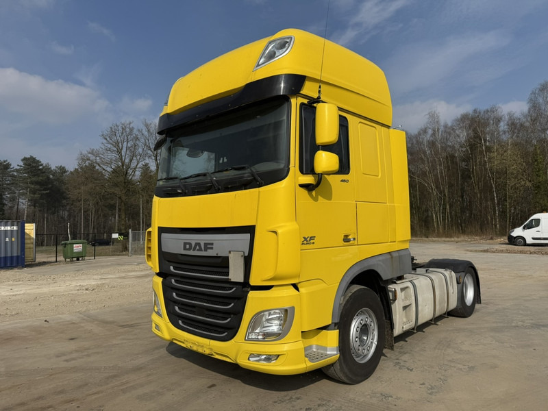 DAF 106 XF 460 Super Space Cab (MANUAL GEARBOX / BOITE MANUELLE / EURO 6) - شاحنة جرار: صور 1 DAF 106 XF 460 Super Space Cab (MANUAL GEARBOX / BOITE MANUELLE / EURO 6) - شاحنة جرار: صور 1